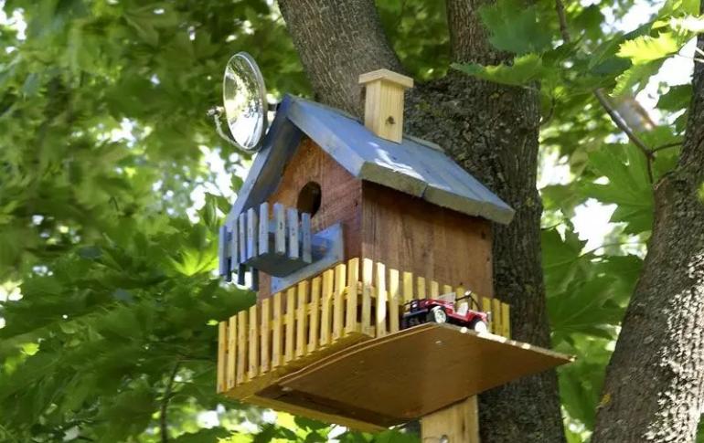 Ideas for birdhouses made from scrap materials