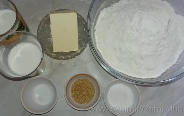 Hogyan kell főzni a burgonyás pitét a sütőben és a tésztát